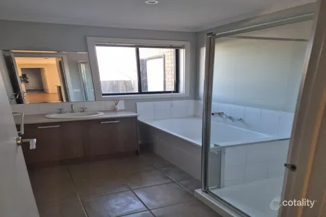 Property photo of 16 Lawn Avenue Traralgon VIC 3844