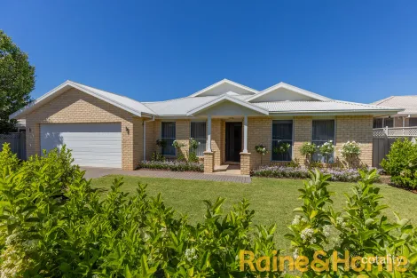 Property photo of 16 Ellenborough Avenue Dubbo NSW 2830