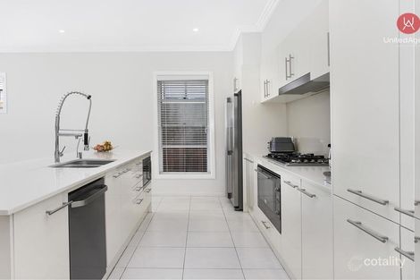 Property photo of 19 Manton Avenue West Hoxton NSW 2171