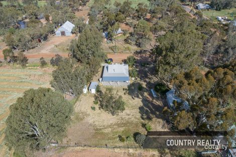 Property photo of 2 Parker Road York WA 6302