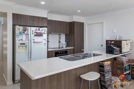 Property photo of 28 Oakvale Avenue Holmview QLD 4207
