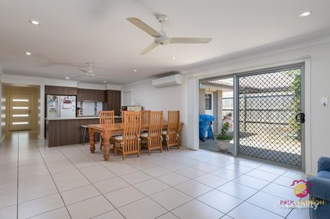 Property photo of 28 Oakvale Avenue Holmview QLD 4207