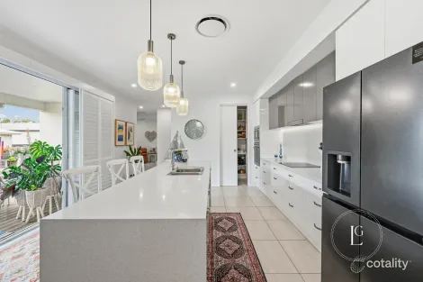 Property photo of 75 Highgrove Drive Highfields QLD 4352