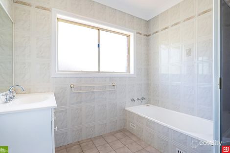 Property photo of 1/4 Benney Avenue Figtree NSW 2525