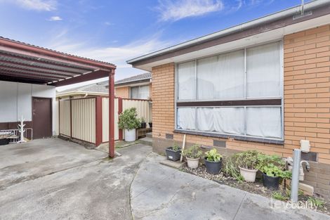 Property photo of 2/39 St James Avenue Springvale VIC 3171