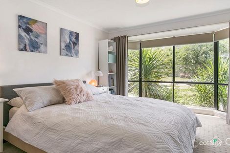 Property photo of 15 Greenslopes Drive Carrum Downs VIC 3201
