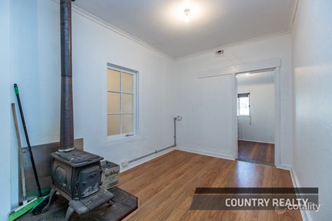 Property photo of 2 Parker Road York WA 6302