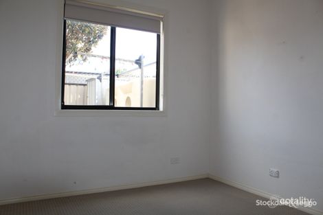 Property photo of 4/2-6 Kelly Street Werribee VIC 3030