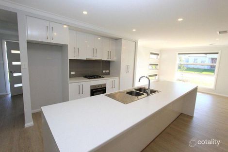 Property photo of 68 Strickland Drive Boorooma NSW 2650
