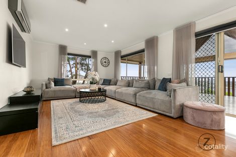 Property photo of 85 Montbrae Circuit Narre Warren North VIC 3804