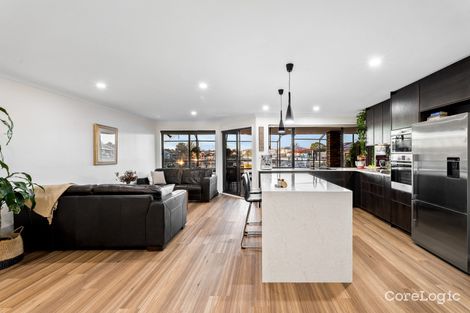 Property photo of 17 Tradewinds Avenue Paradise Point QLD 4216