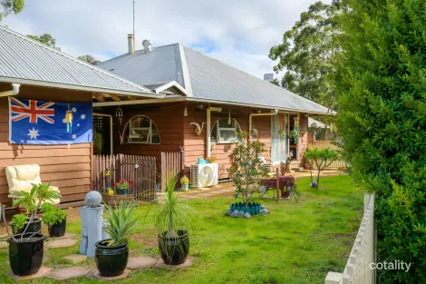Property photo of 13 McDowell Street Yarloop WA 6218