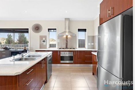 Property photo of 34 Le Page Run South Morang VIC 3752