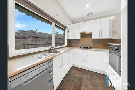 Property photo of 8 Kalyptos Walk Cranbourne VIC 3977