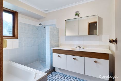 Property photo of 20 Lorenzo Crescent Rosemeadow NSW 2560