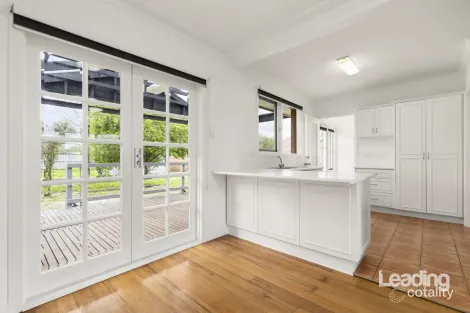 Property photo of 72 McKell Avenue Sunbury VIC 3429
