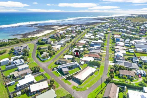 7 Mills Cres, Port Fairy, VIC 3284