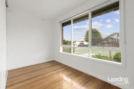 Property photo of 72 McKell Avenue Sunbury VIC 3429