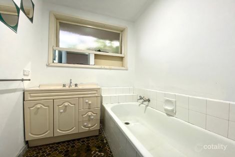 Property photo of 24 Glendale Road Springvale VIC 3171