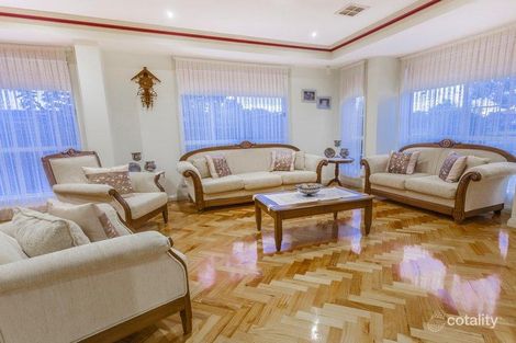 Property photo of 20 Boyden Square Roxburgh Park VIC 3064