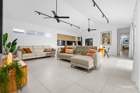 Property photo of 10 Headsail Drive Trinity Beach QLD 4879