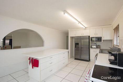 Property photo of 210 Sun Valley Road Kin Kora QLD 4680