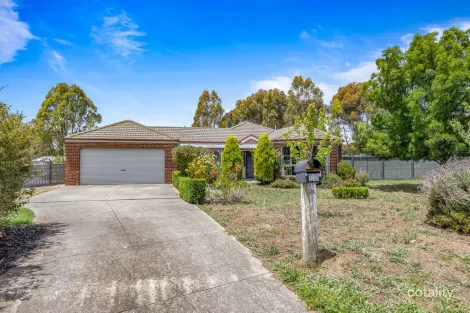 18 Powell Ave, Cardigan Village, VIC 3352