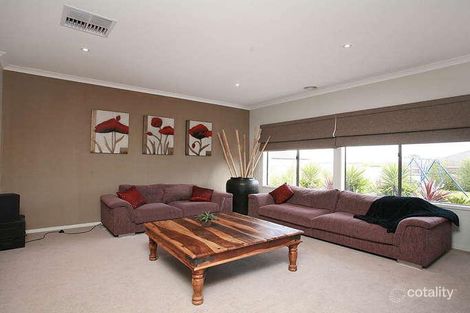 Property photo of 3 Forest Glade Way Caroline Springs VIC 3023