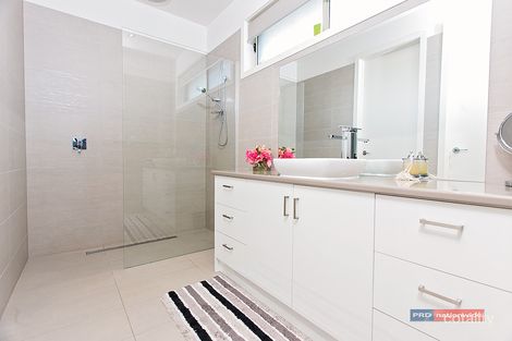 Property photo of 19 Traminer Row Werribee VIC 3030