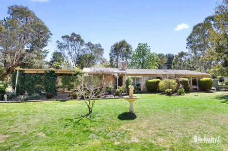Property photo of 16 Scullys Lane Heathcote VIC 3523