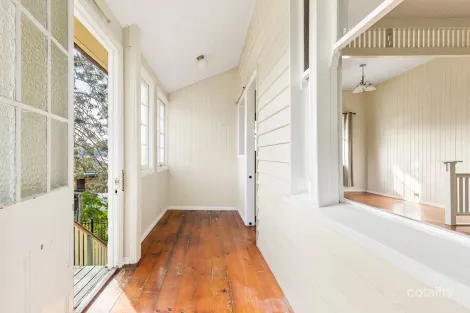 Property photo of 11 Saint Clements Road Oxley QLD 4075