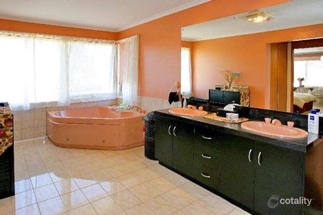 Property photo of 18 Glendene Court Werribee VIC 3030