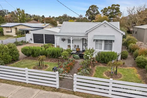 Property photo of 7 Willoby Street Beaufort VIC 3373