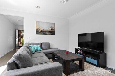 Property photo of 22 Lusitano Way Clyde North VIC 3978