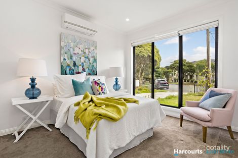 Property photo of 1/11 Packham Crescent Glen Waverley VIC 3150