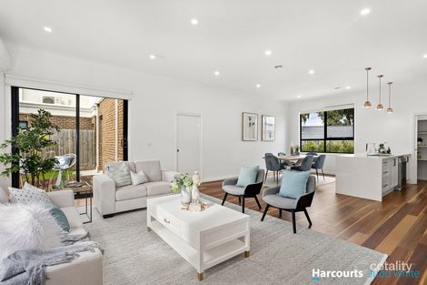 Property photo of 1/11 Packham Crescent Glen Waverley VIC 3150