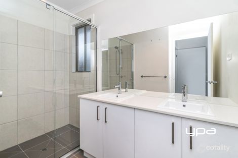 Property photo of 15 Landscape Place Sunbury VIC 3429