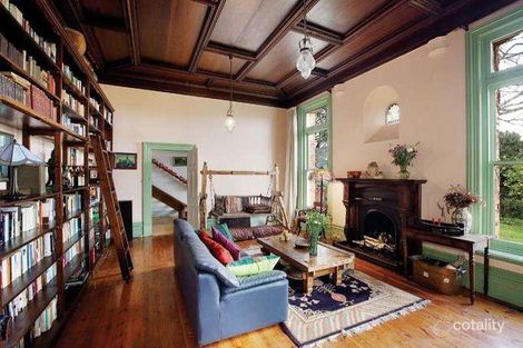 Property photo of 2 Wahroonga Court Glen Iris VIC 3146