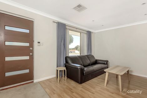 Property photo of 1 Lockeville Close Beldon WA 6027