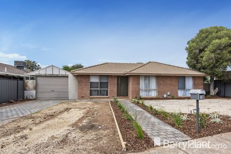 Property photo of 3 Mowbray Crescent Kurunjang VIC 3337