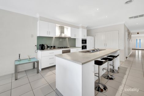 Property photo of 9 Burley Court Manor Lakes VIC 3024