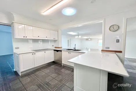 Property photo of 14 Holly Close Lake Haven NSW 2263