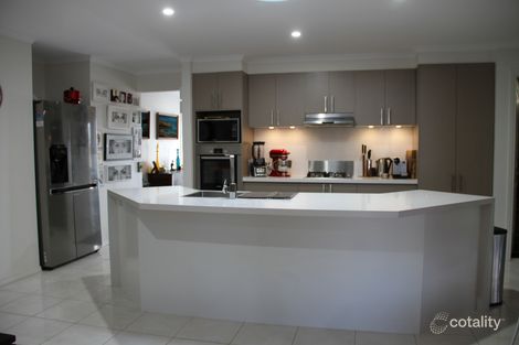 Property photo of 97 Diamond Parade Skye VIC 3977