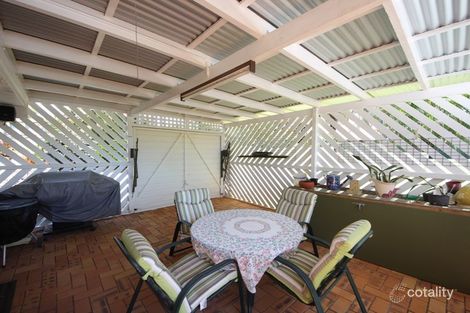 Property photo of 18 Lavercombe Drive Kallangur QLD 4503