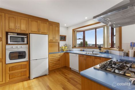 Property photo of 2 Comice Place Newnham TAS 7248