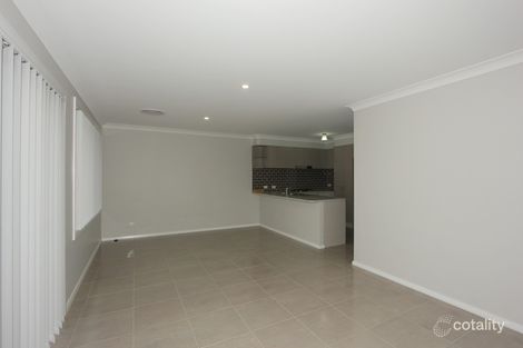 Property photo of 2/7 Conder Crescent Metford NSW 2323