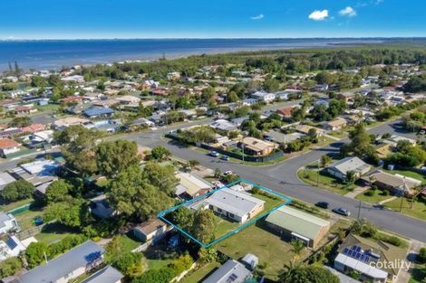 10 Dorunda Ave, Beachmere, QLD 4510