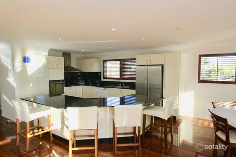 Property photo of 32 Barnard Street Biggera Waters QLD 4216