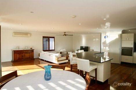 Property photo of 32 Barnard Street Biggera Waters QLD 4216
