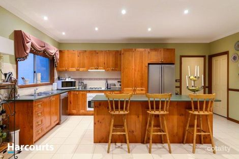 Property photo of 11 The Promenade Narre Warren South VIC 3805